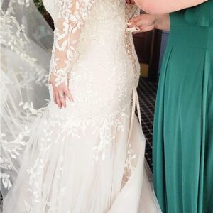 Elegant Lace Wedding Dress